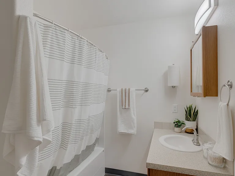 2312 White Ave #101 — Photo 3