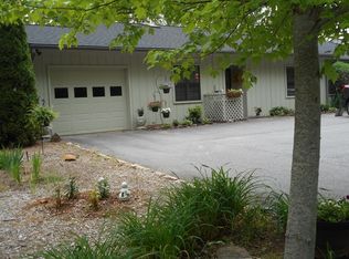 701 Oak Creek Rd #A, Franklin, NC 28734