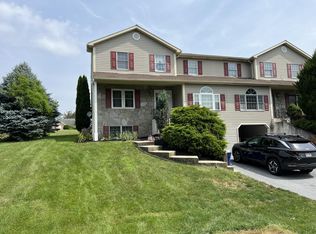 4219 Hill Terrace Dr, Reading, PA 19608