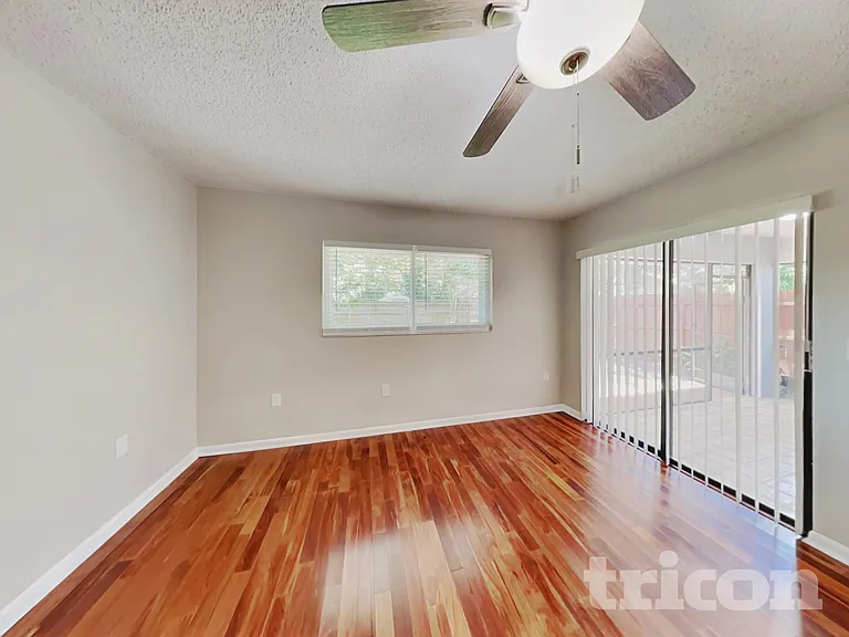 4442 Sandhurst Dr — Photo 8