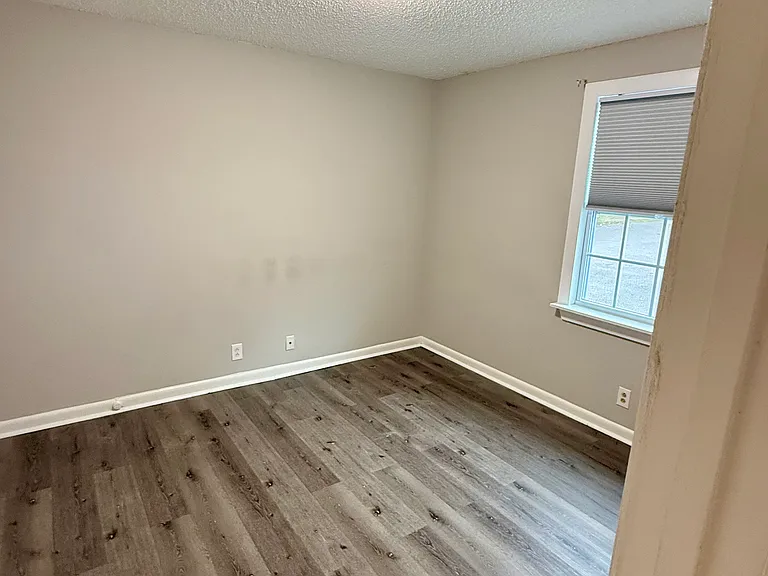 1120 N Maple St #B — Photo 4