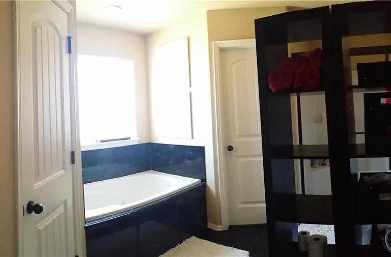 453 Caroline Claire St — Photo 9