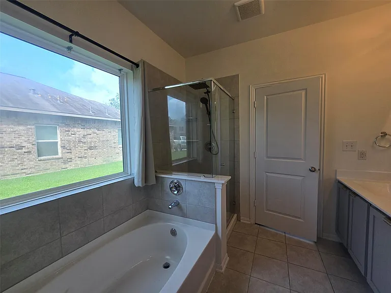 7318 Parkview Dr — Photo 13