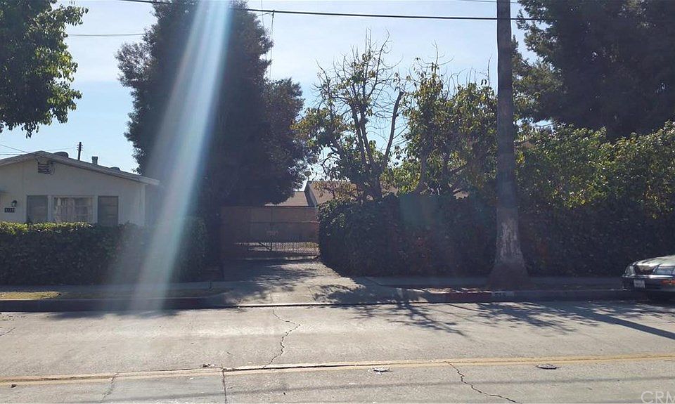 1st image of 514 E Hellman Ave