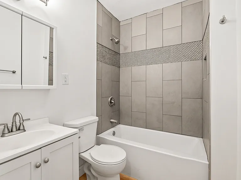 W180S7705 Pioneer Dr #2 — Photo 7