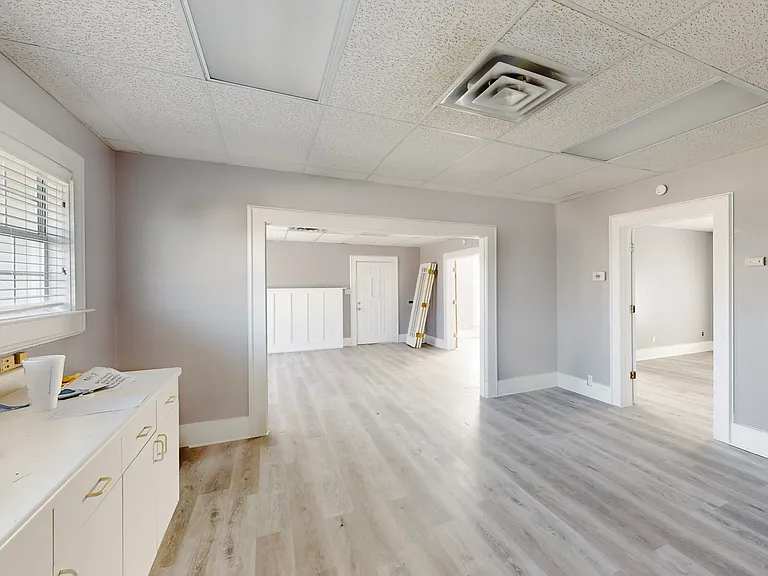 409 W Main St — Photo 8