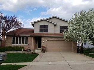 1025 Greenbriar Dr, Glendale Heights, IL 60139