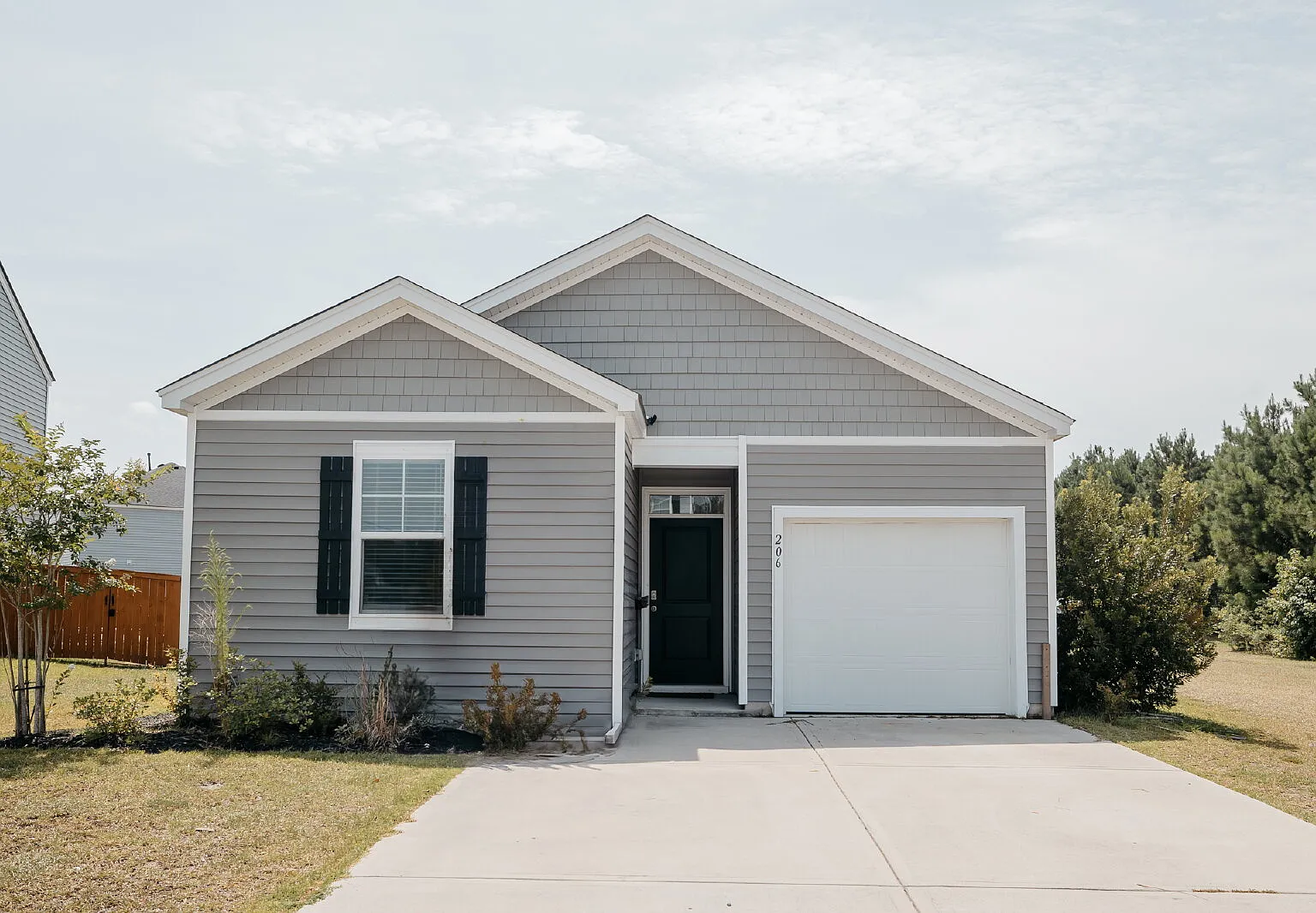 3 bed, 2.0 bath, 1175 sqft, $2,350 — Photo 1