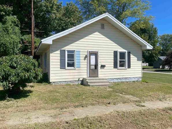 411 E 8th St, Bicknell, IN 47512