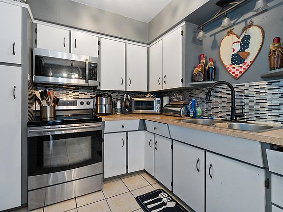 3rd image of 5840 Vedder Rd #4