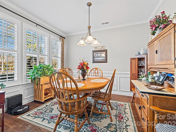 5th image of 1151 Crown Vista Dr