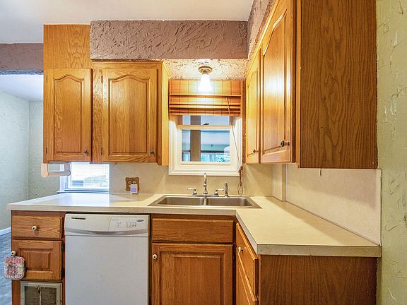 5th image of 1715 Margaret Ave SE