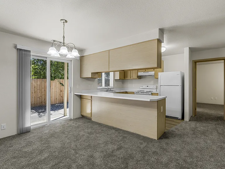 3040 Sheraton Ct — Photo 7