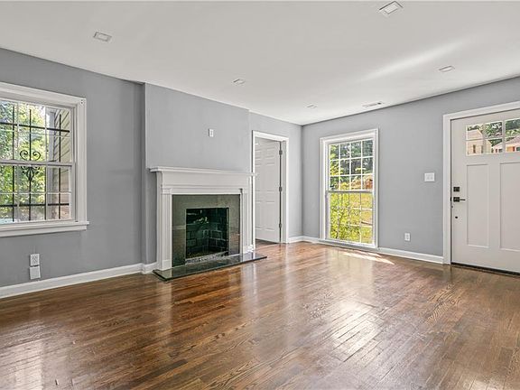 5th image of 1053 Blount Pl