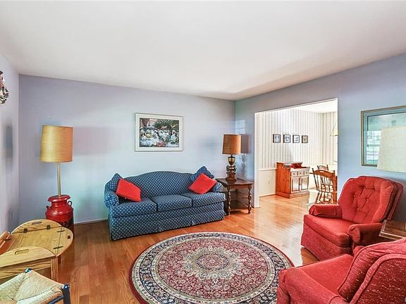 5th image of 5683 Beauchamp