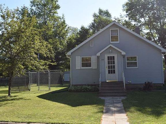2nd image of 308 Lois St