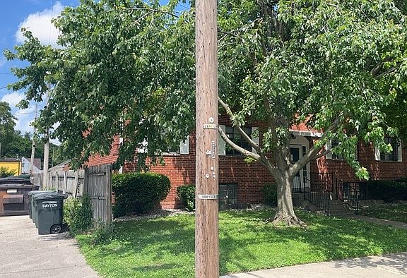 3rd image of 613 Gainsborough Rd APT 2