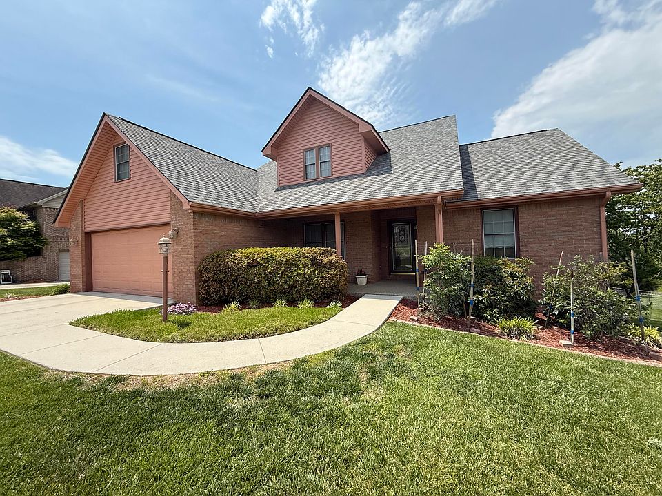 1st image of 125 Hidden Loop Dr