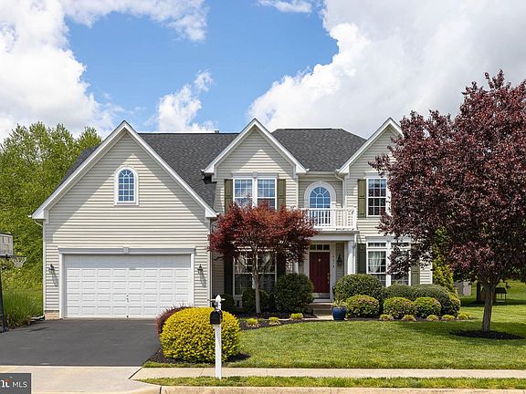 3rd image of 6674 Clarkes Meadow Dr