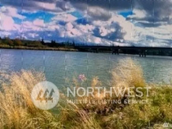 20 Monohon Landing Road, Raymond, WA 98577