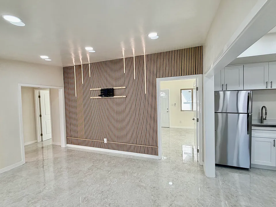 2504-10 Fairmount Ave #2510