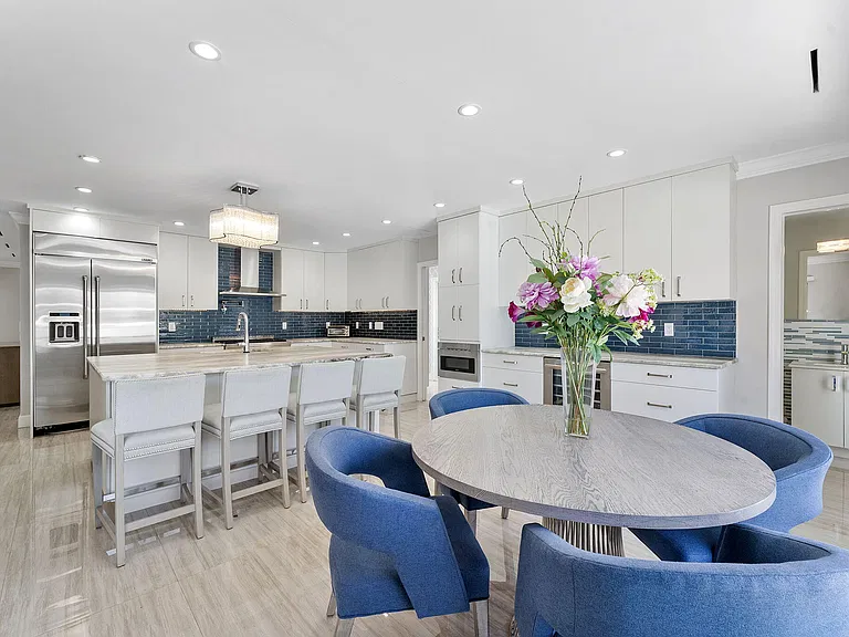 831 Dover St — Photo 34