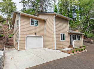 2143 Ash St, North Bend, OR 97459