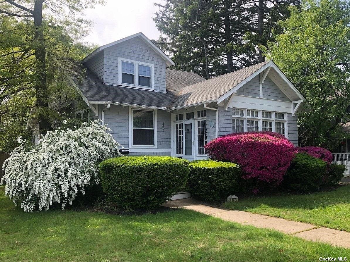 253 N Wellwood Avenue, Lindenhurst, NY 11757 Zillow