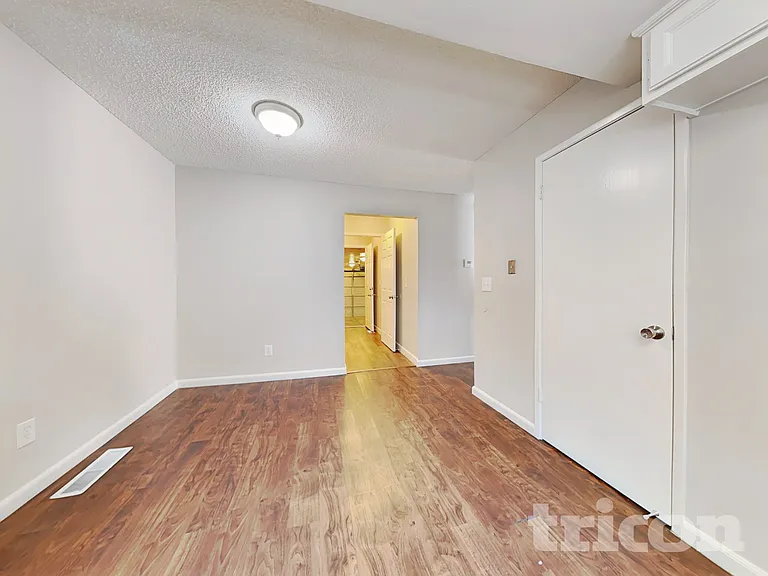 1344 Shaddick Dr — Photo 6