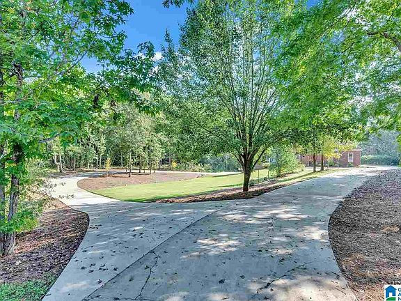 2nd image of 450 Glynn Hollow Cir