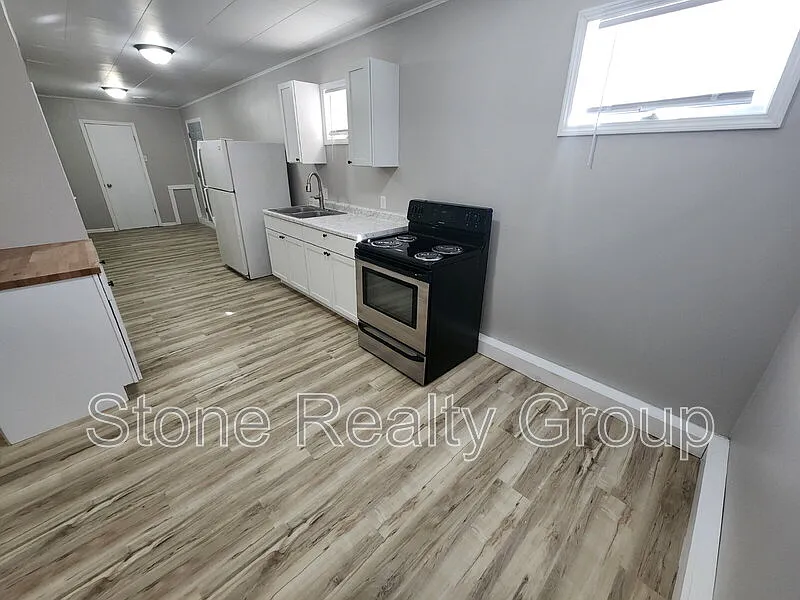 2 bed, 1.0 bath, $975 — Photo 3