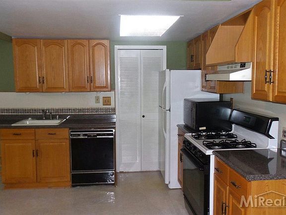 5th image of 14173 Jackson St #88
