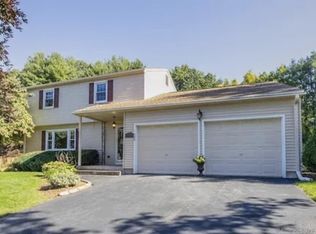 75 Grissom Rd, Manchester, CT 06042