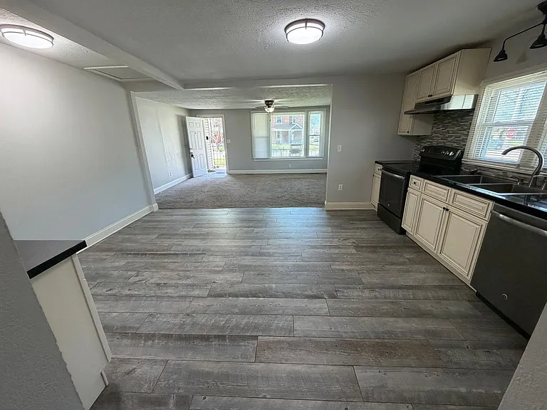 1128 N Jefferson Ave #A — Photo 9