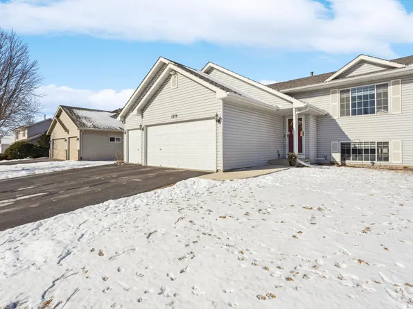 1370 Creekside Dr, Waconia, MN 55387