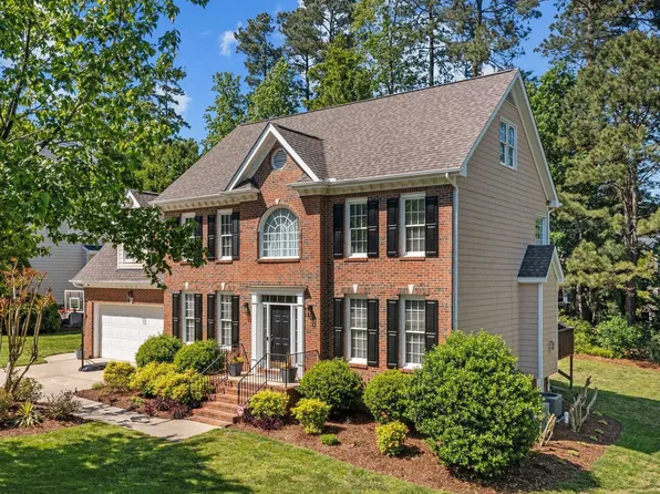 305 Tattenhall Dr, Cary, NC 27518