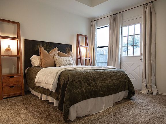 5th image of 613 Meadow Ln