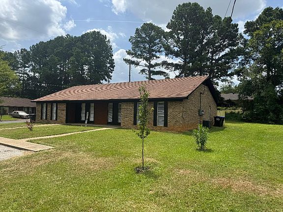2nd image of 300 Tammy Lynn Dr #B