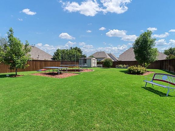4th image of 8601 Brook Hollow Dr