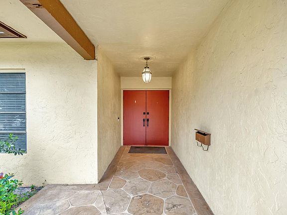 3rd image of 5904 Blue Beech Court