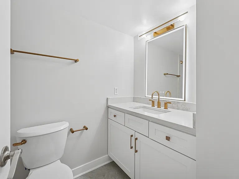 Riverside Apartments — Photo 11