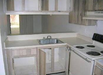 4th image of 4100 Lakeside Dr