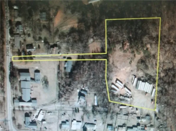 215 Thomas School Rd, Winston Salem, NC 27107
