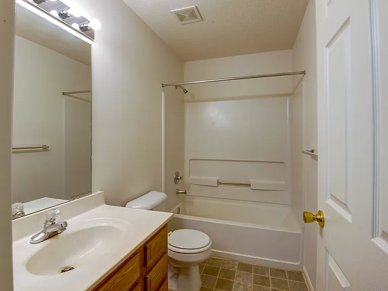 Apartments at Foxtrail — Photo 25