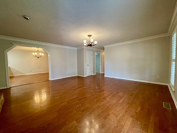 4th image of 2106 Dialsdale Dr SW