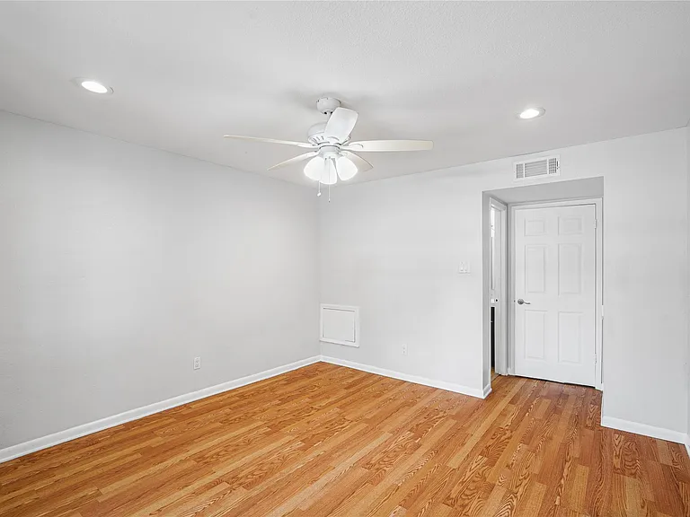 12633 Memorial Dr #118 — Photo 17