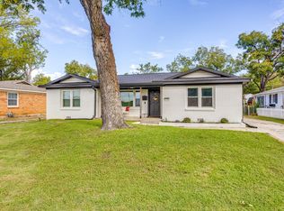 6208 Walnut Dr, Fort Worth, TX 76114