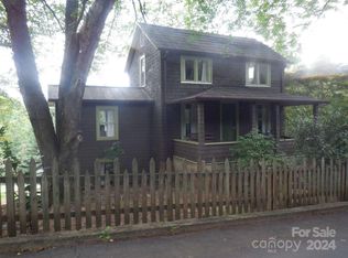 310 Hogback Mountain Rd, Tryon, NC 28782