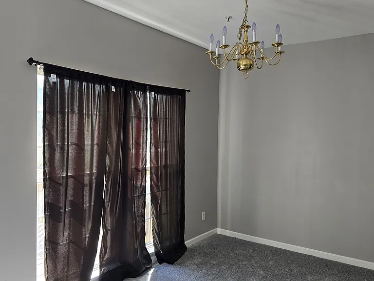 2933 Stratford Way — Photo 15