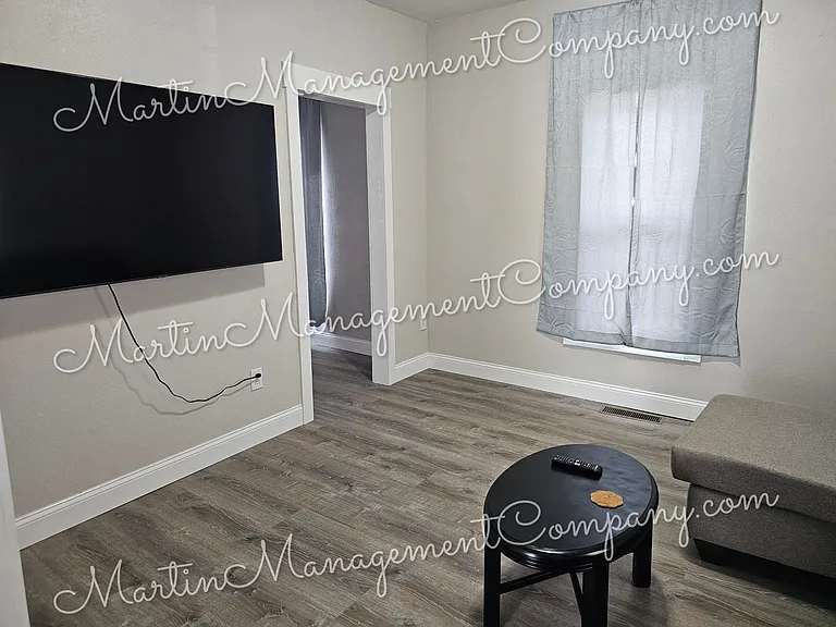 1418 S Sneed Ave — Photo 3